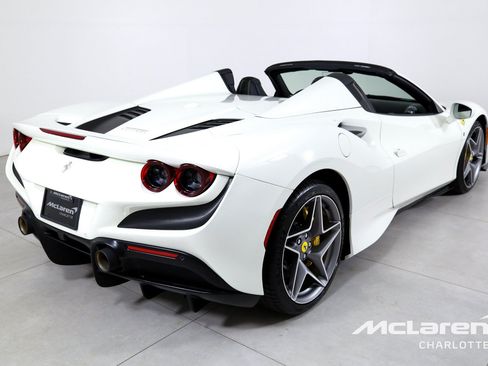 Used 2021 Ferrari F8 Tributo RWD image 9
