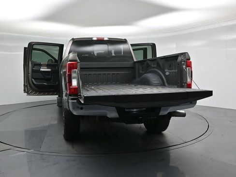 Certified 2018 Ford F250 Lariat w/ Lariat Ultimate Package image 32