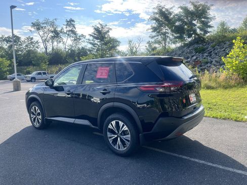 Used 2023 Nissan Rogue SV AWD/4WD image 5