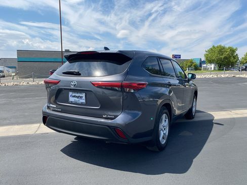 Used 2020 Toyota Highlander LE AWD/4WD image 22