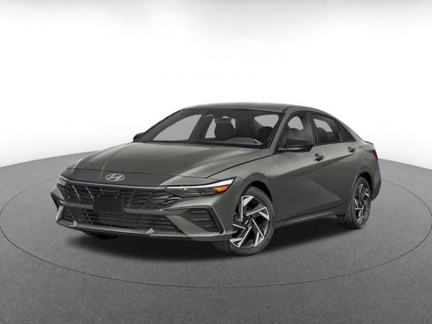 Used 2026 Hyundai Elantra Sport FWD image 4