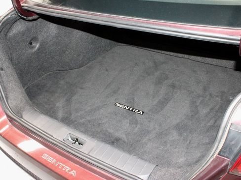 Used 2024 Nissan Sentra SV FWD image 14