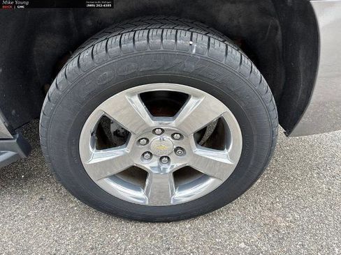 Used 2018 Chevrolet Tahoe LS w/ All-Season Package AWD/4WD image 9