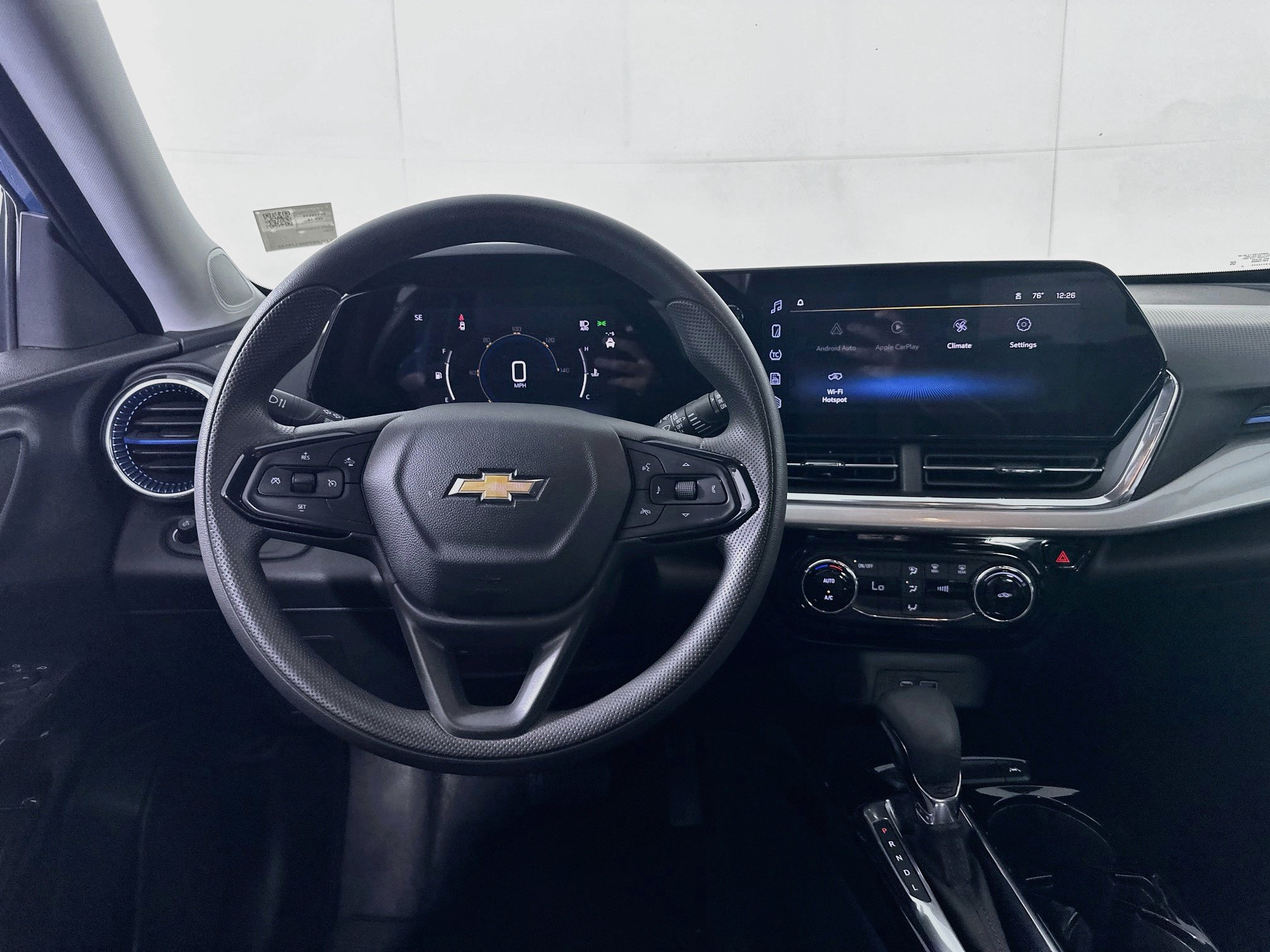 Used 2025 Chevrolet Trax LT FWD image 17