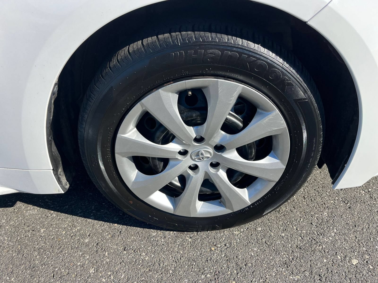 Used 2025 Toyota Corolla LE FWD image 15