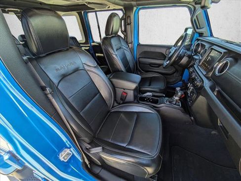 Used 2022 Jeep Wrangler Unlimited Sahara w/ Cold Weather Group image 26