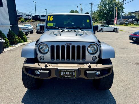 Used 2016 Jeep Wrangler Unlimited Sahara AWD/4WD image 10