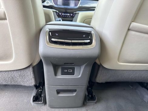 Used 2020 Cadillac XT6 Premium Luxury image 16