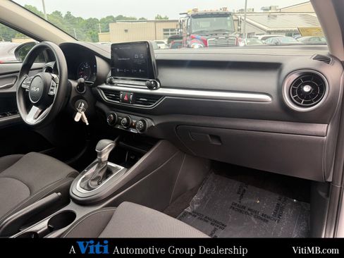 Used 2024 Kia Forte LXS w/ LXS Technology Package FWD image 28