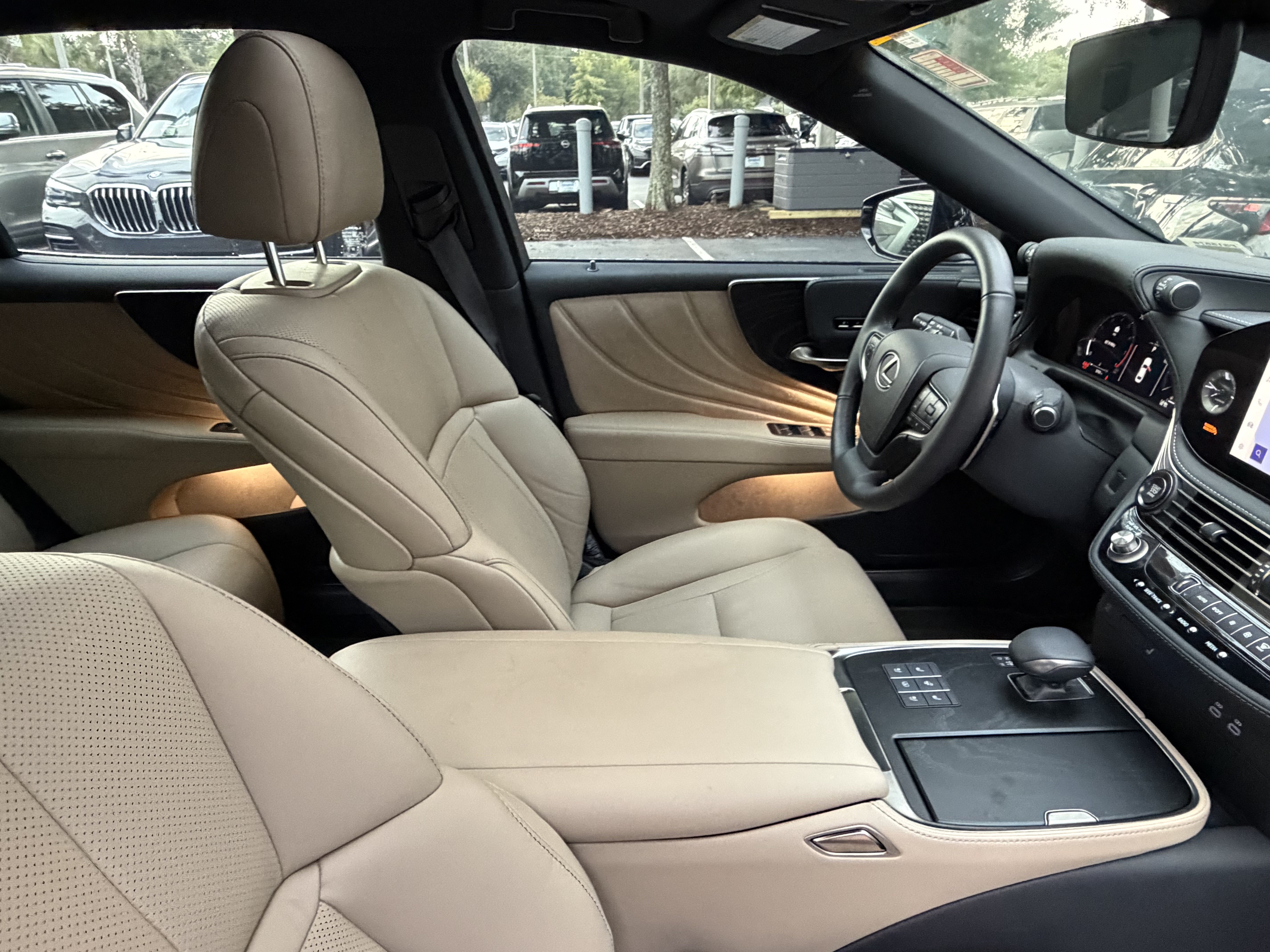 Used 2025 Lexus LS 500 RWD image 45