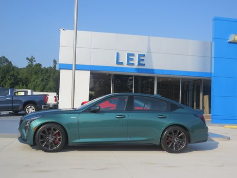 Used 2026 Cadillac CT5 V w/ Technology Package RWD image 3