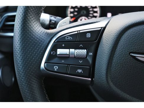 Used 2026 Genesis G70 2.5T Prestige image 17