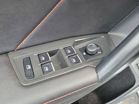 Used 2024 Volkswagen Tiguan Wolfsburg Edition image 21