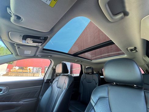 Used 2021 Kia Sorento SX AWD/4WD image 19