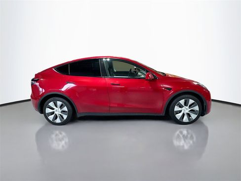 Used 2021 Tesla Model Y Long Range image 5