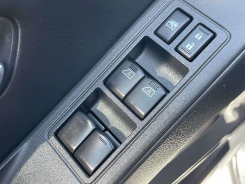 Used 2026 Nissan Frontier SV RWD image 15