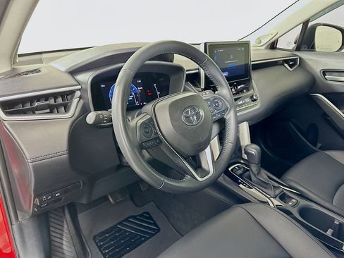 Certified 2024 Toyota Corolla Cross XLE w/ Convenience Package FWD image 9