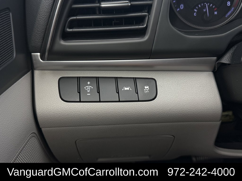 Used 2020 Hyundai Elantra SE FWD image 23