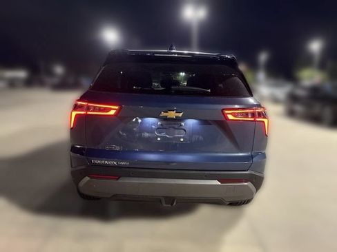 Used 2025 Chevrolet Equinox LT AWD/4WD image 11
