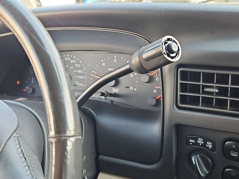 Used 2005 Ford Excursion Limited AWD/4WD image 26