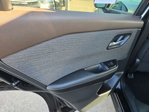 Used 2021 Nissan Rogue SV image 35