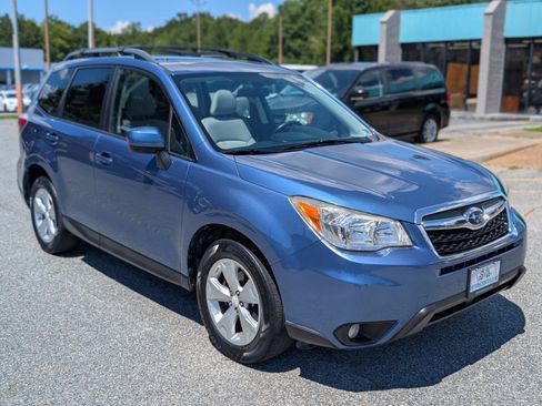 Used 2015 Subaru Forester 2.5i Premium w/ All-Weather Package AWD/4WD image 10