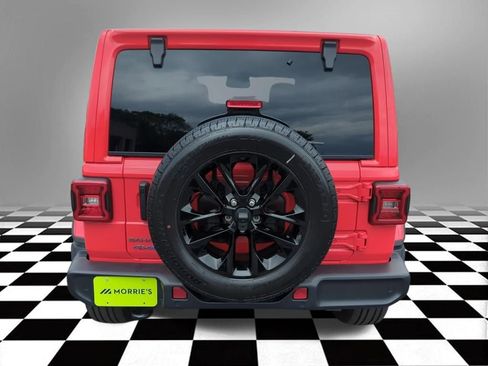Used 2025 Jeep Wrangler Unlimited Sahara w/ Safety Group AWD/4WD image 6