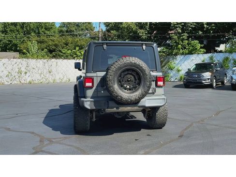 Used 2018 Jeep Wrangler Unlimited Sport AWD/4WD image 9