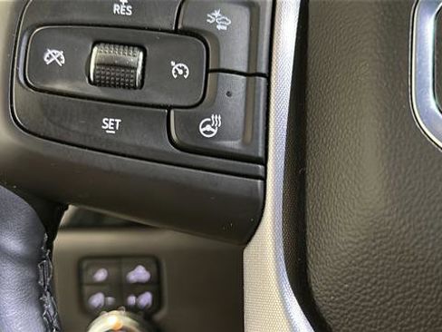 Used 2025 GMC Sierra 2500 SLT w/ SLT Convenience Package AWD/4WD image 34