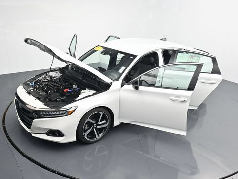 Used 2022 Honda Accord Sport image 40