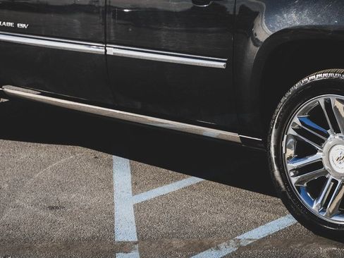 Used 2011 Cadillac Escalade ESV Platinum image 27