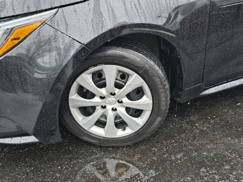 Used 2024 Toyota Corolla LE FWD image 2
