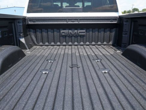 New 2026 GMC Sierra 2500 AT4X w/ LPO, Black Badging Package AWD/4WD image 6