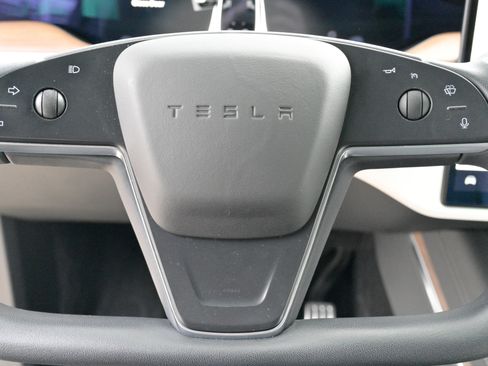 Used 2022 Tesla Model X image 21