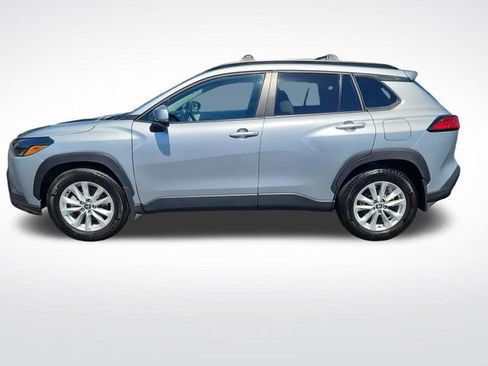 Used 2023 Toyota Corolla Cross LE FWD image 2