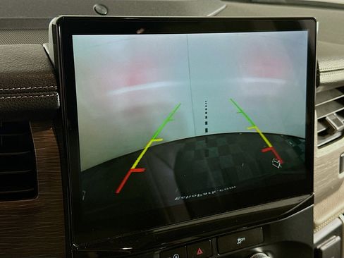 Used 2024 Ford Expedition Limited image 23