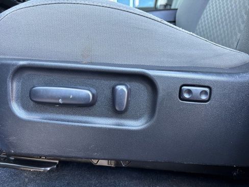 Used 2022 Toyota Tacoma SR5 w/ Technology Package image 11