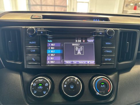 Used 2018 Toyota RAV4 LE w/ All Weather Liner Package FWD image 17
