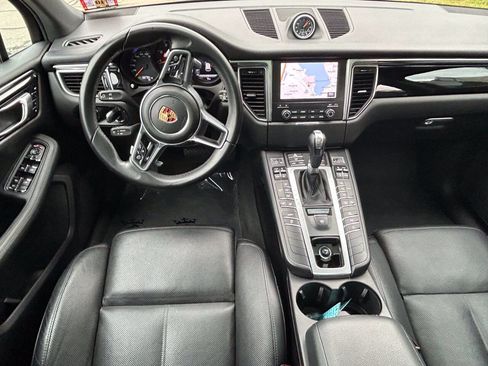 Used 2018 Porsche Macan AWD/4WD image 18