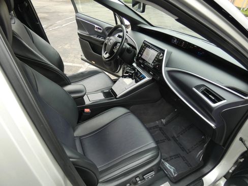 Used 2019 Toyota Mirai image 25