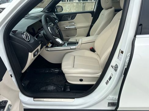 New 2026 Mercedes-Benz GLB 250 image 9