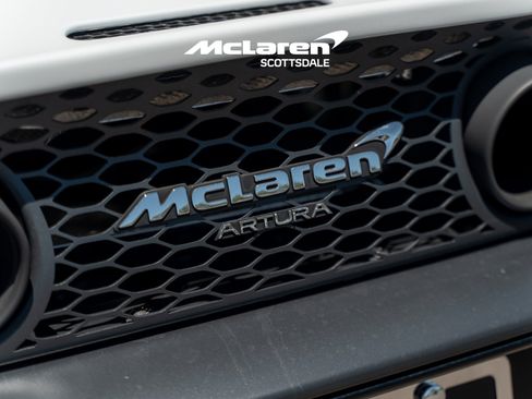 Used 2023 McLaren Artura RWD image 22