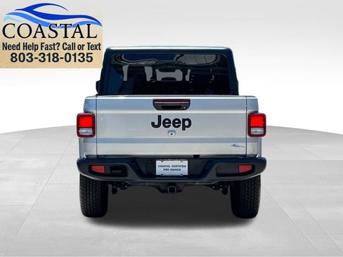 Used 2022 Jeep Gladiator Sport AWD/4WD image 13