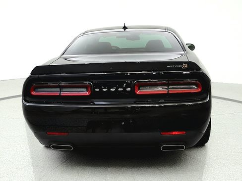 Used 2022 Dodge Challenger R/T Scat Pack RWD image 6