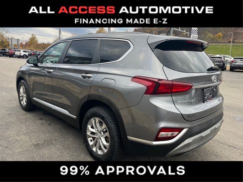 Used 2019 Hyundai Santa Fe SE image 4