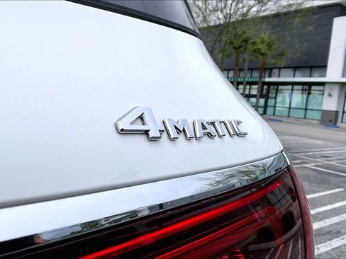 Used 2023 Mercedes-Benz GLS 450 4MATIC image 11