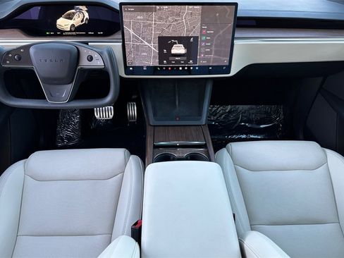 Used 2023 Tesla Model X image 13