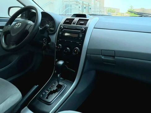 Used 2013 Toyota Corolla L FWD image 23