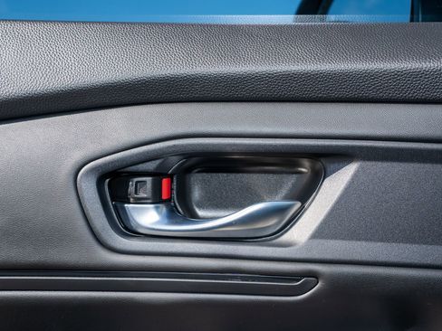 Used 2023 Honda Accord EX image 29