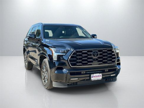 Used 2024 Toyota Sequoia Platinum image 3